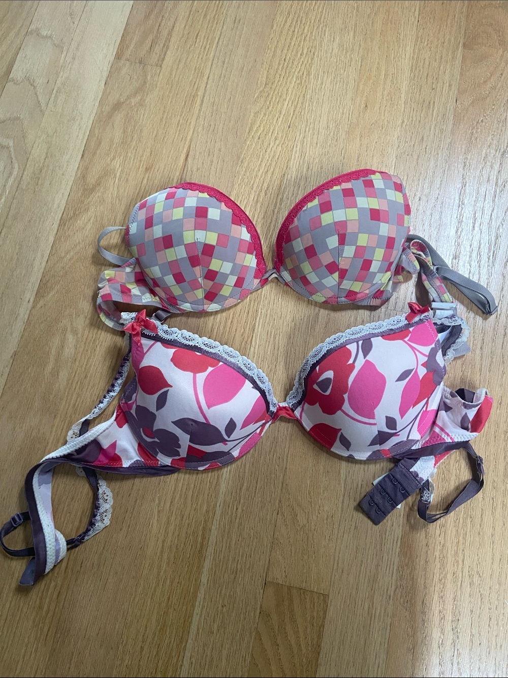ETAM 2 x Bra 95B 36B Flowers Lace